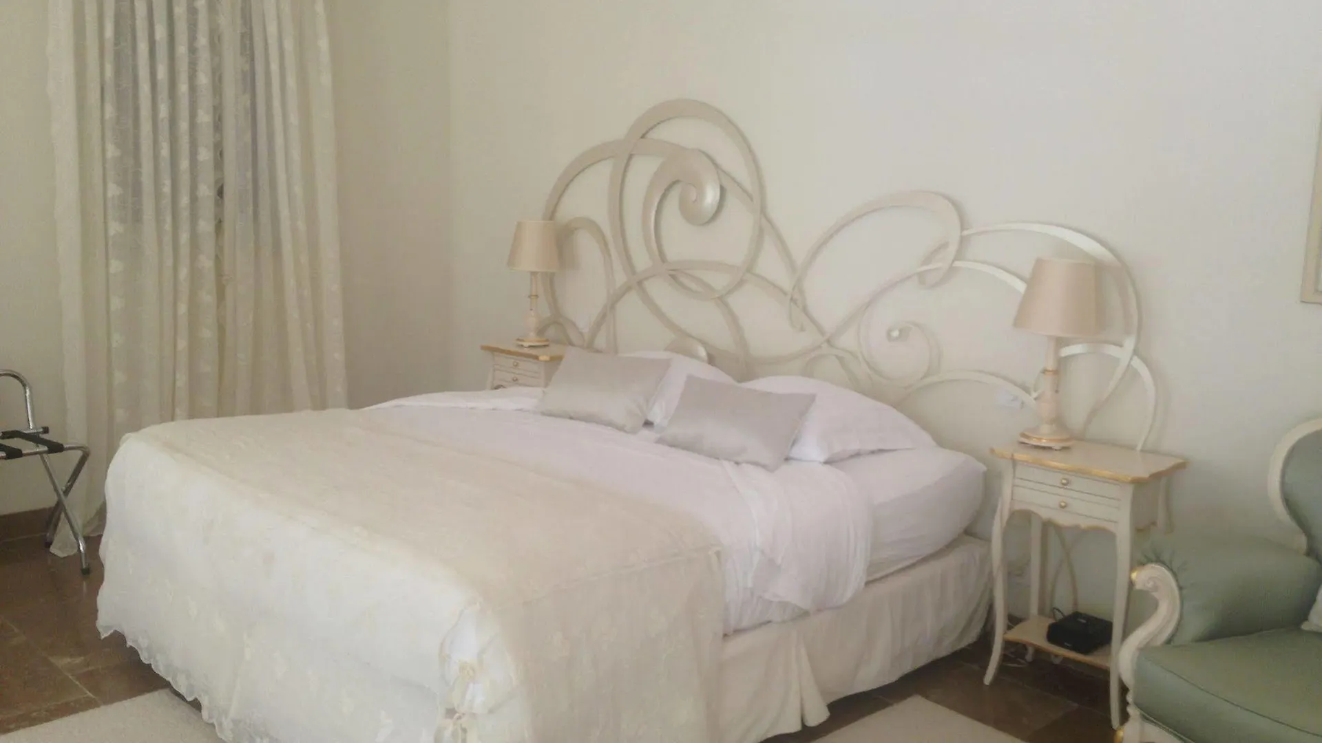 Hotel Mas Valentine Saint-Rémy-de-Provence 4*,